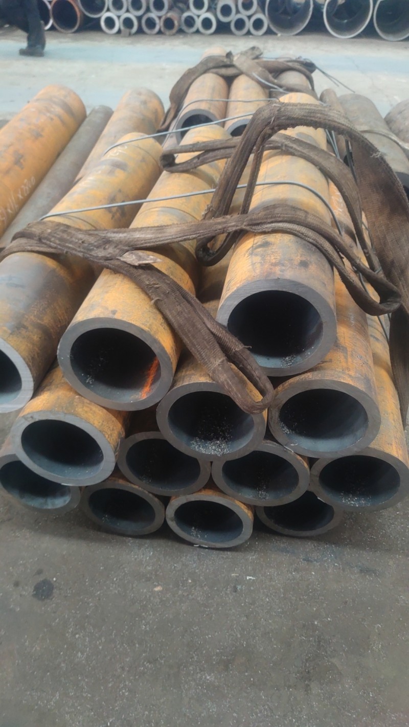 泊头泊头泊头15CrMoG无缝钢管切割